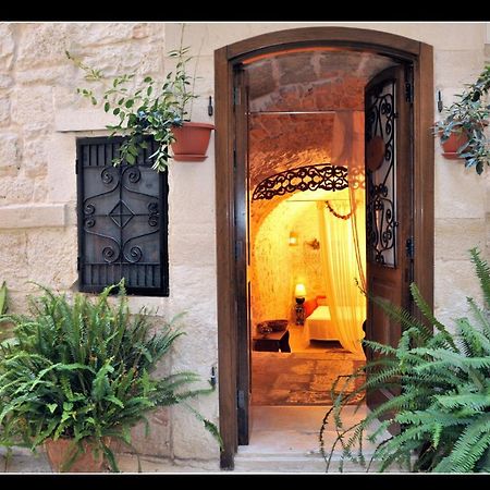 Corte Sagarriga Visconti Bed & Breakfast Giovinazzo Exterior photo