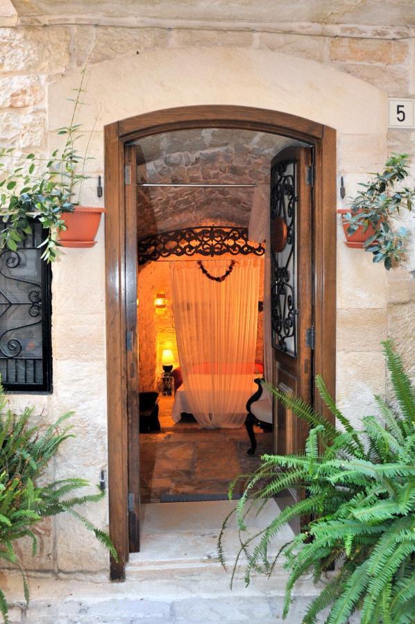 Corte Sagarriga Visconti Bed & Breakfast Giovinazzo Exterior photo